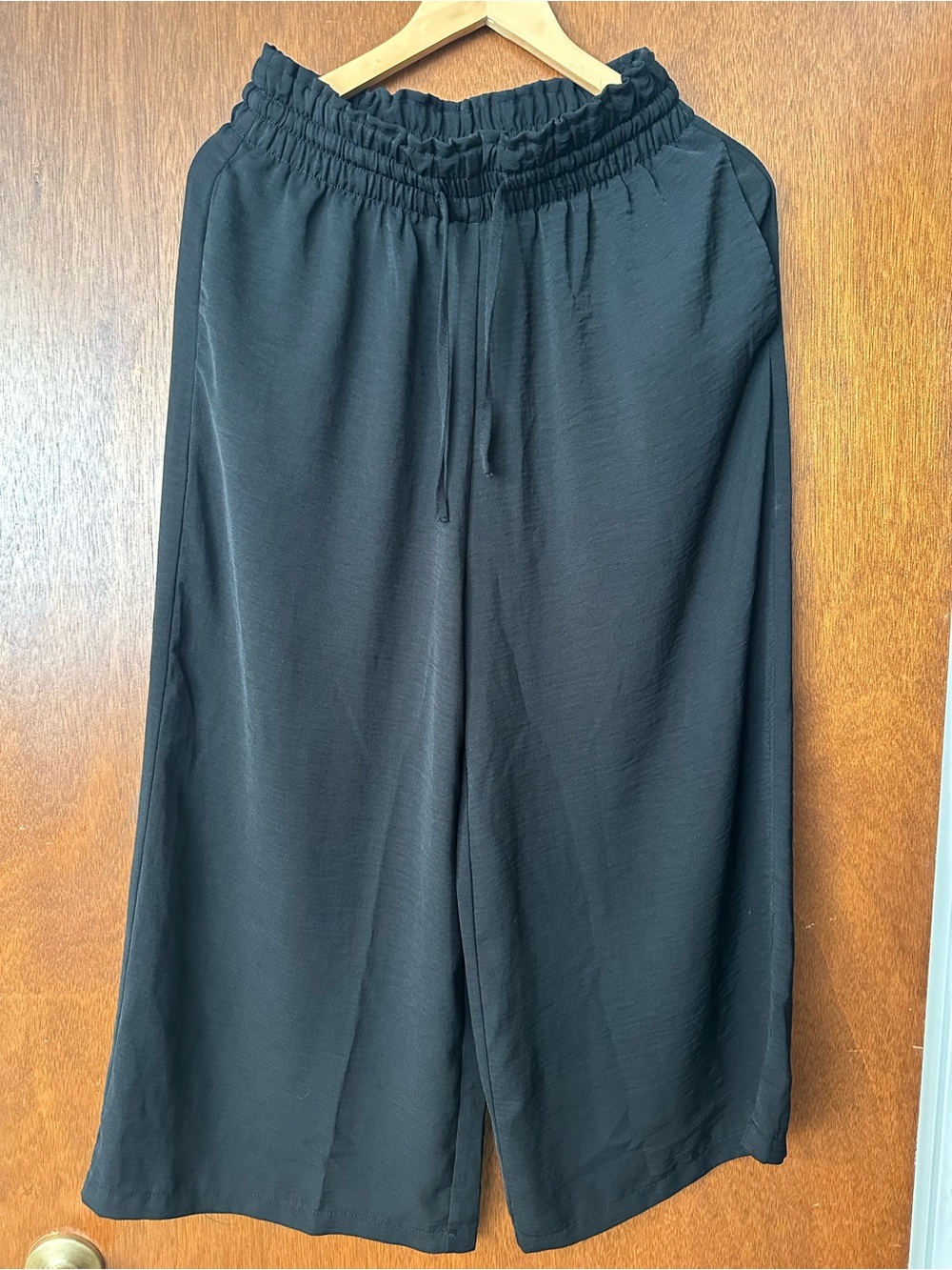 STRADIVARIUS Palazzo Black Pant